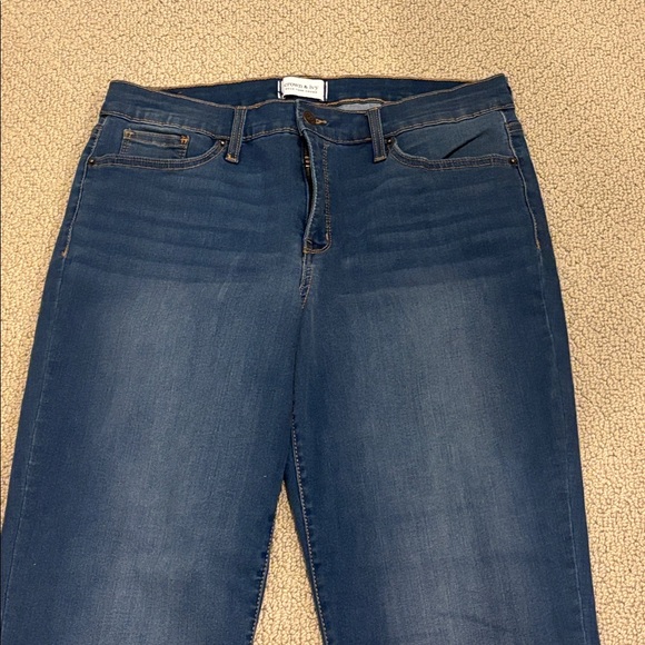 Crown & Ivy Womens Straight Jeans 14 - Picture 3 of 7